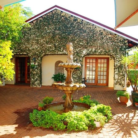 Bezuidenhout Guest House Malalane Exterior foto
